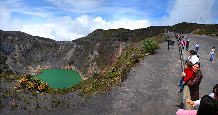 DIA 3 - TOUR AL VOLCAN IRAZU + CARTAGO + VALLE DE OROSI